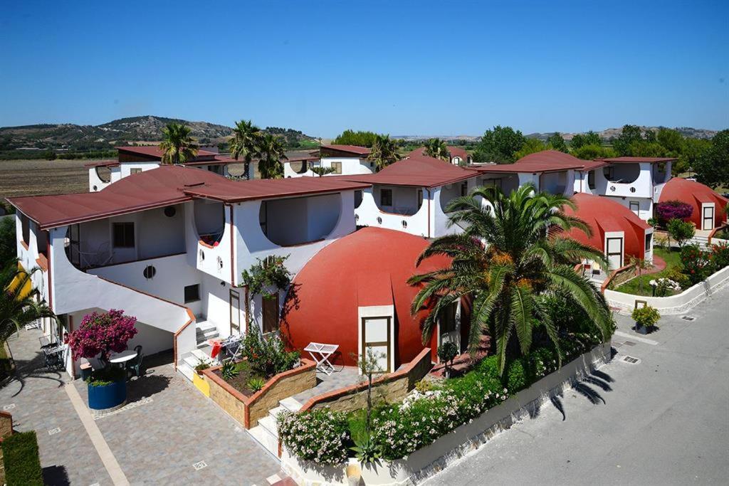 בוטריצ'לו Nirvana Club Village מראה חיצוני תמונה