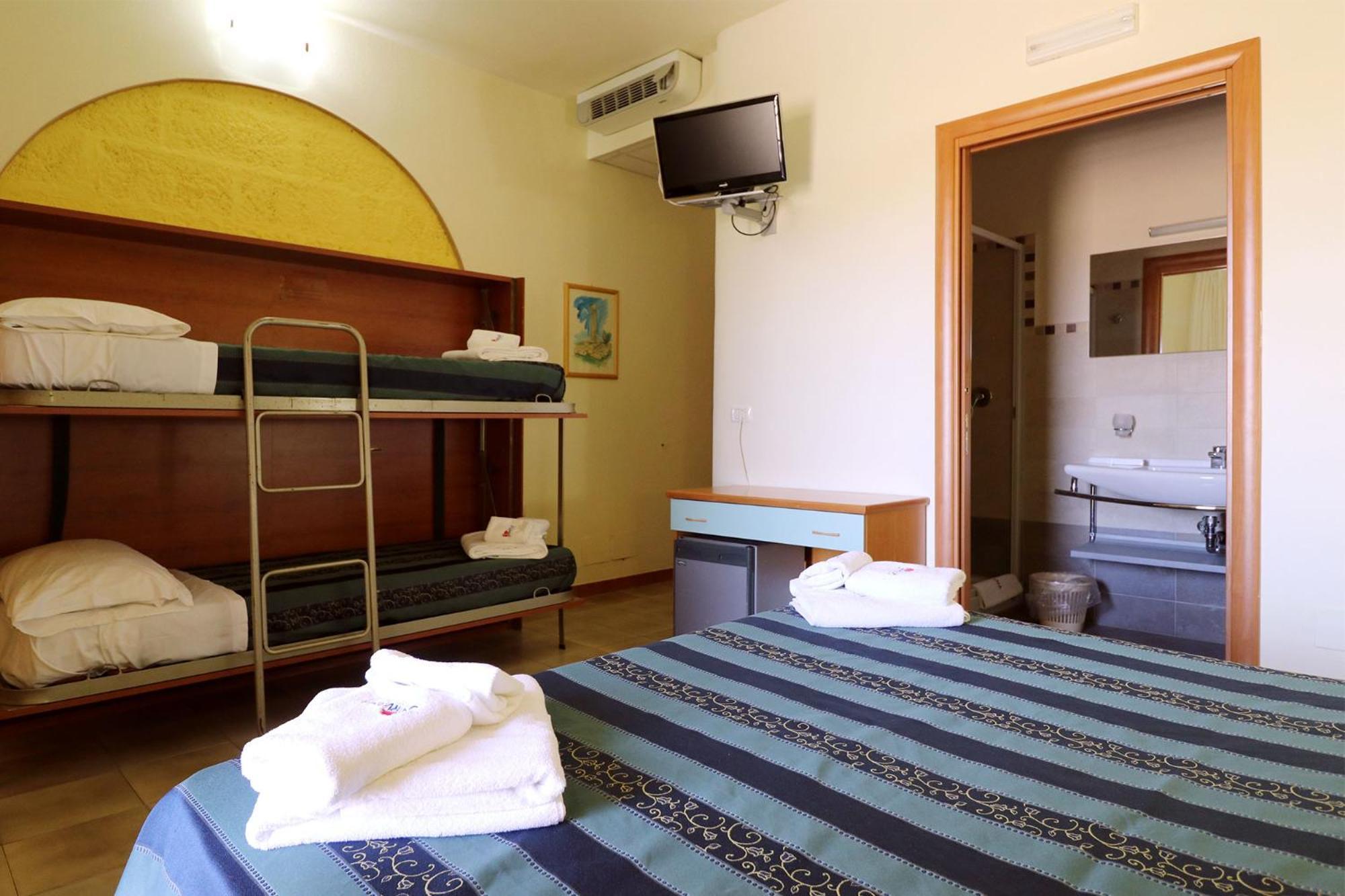 בוטריצ'לו Nirvana Club Village חדר תמונה