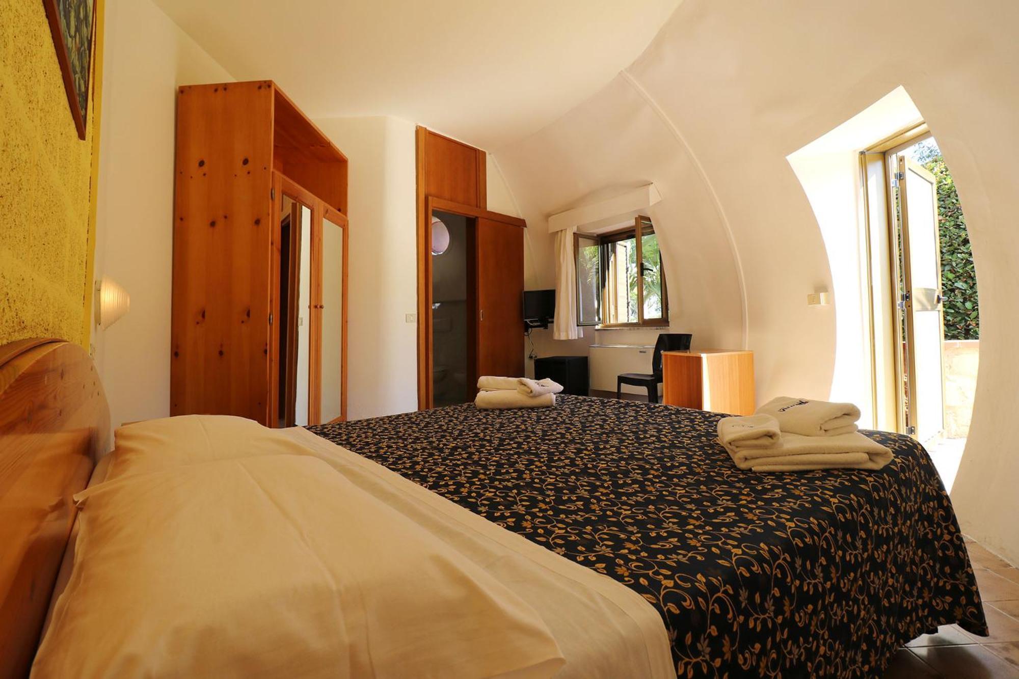 בוטריצ'לו Nirvana Club Village חדר תמונה