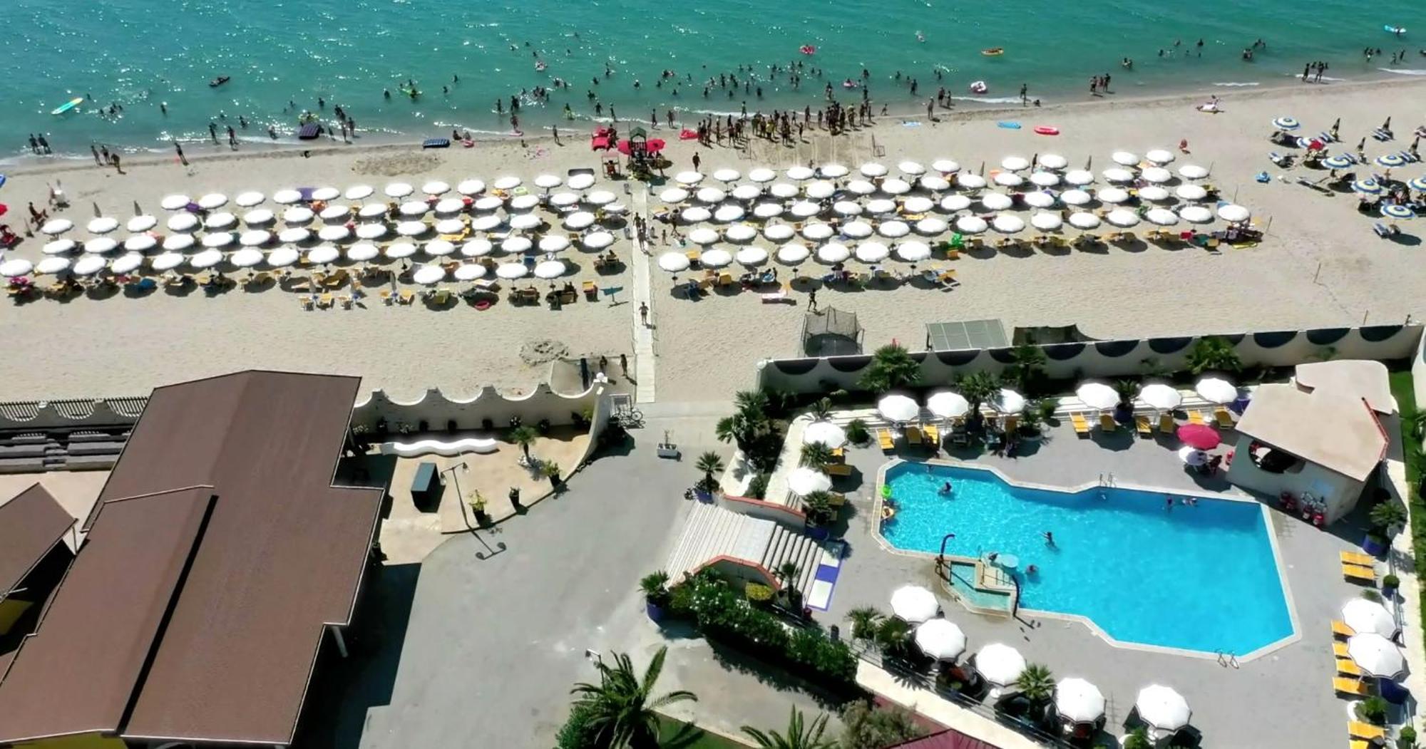 בוטריצ'לו Nirvana Club Village מראה חיצוני תמונה