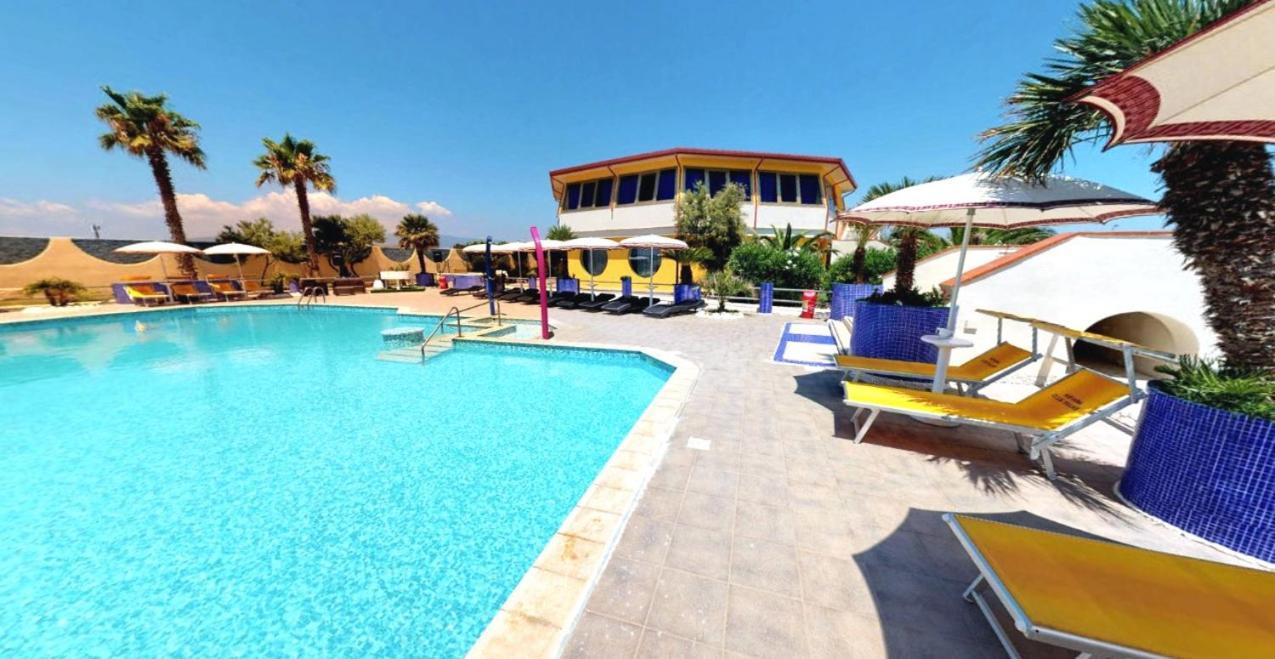 בוטריצ'לו Nirvana Club Village מראה חיצוני תמונה